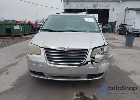 2010 Chrysler Town & Country Lx from USA, damaged, VIN 2A4RR4DE8AR309727